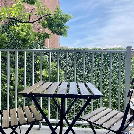 Appartement Condo Avec Terrasse Privee Dans Le Quartier Des Spectacles Montreal Bagian luar foto