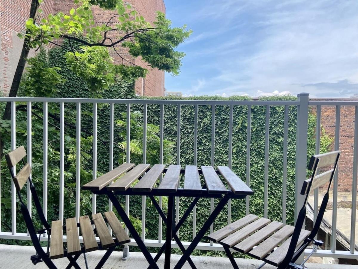 Appartement Condo Avec Terrasse Privee Dans Le Quartier Des Spectacles Montreal Bagian luar foto